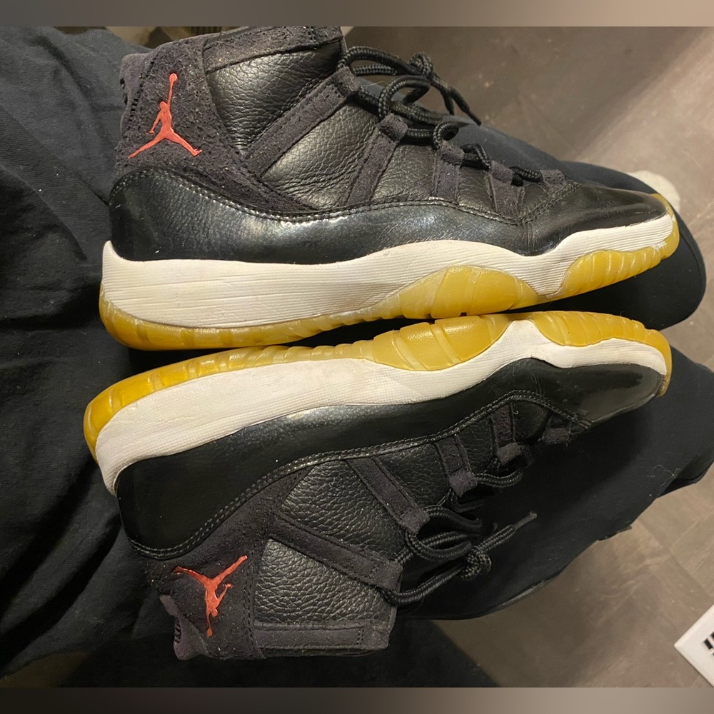 Jordan 11 Retro
72-10